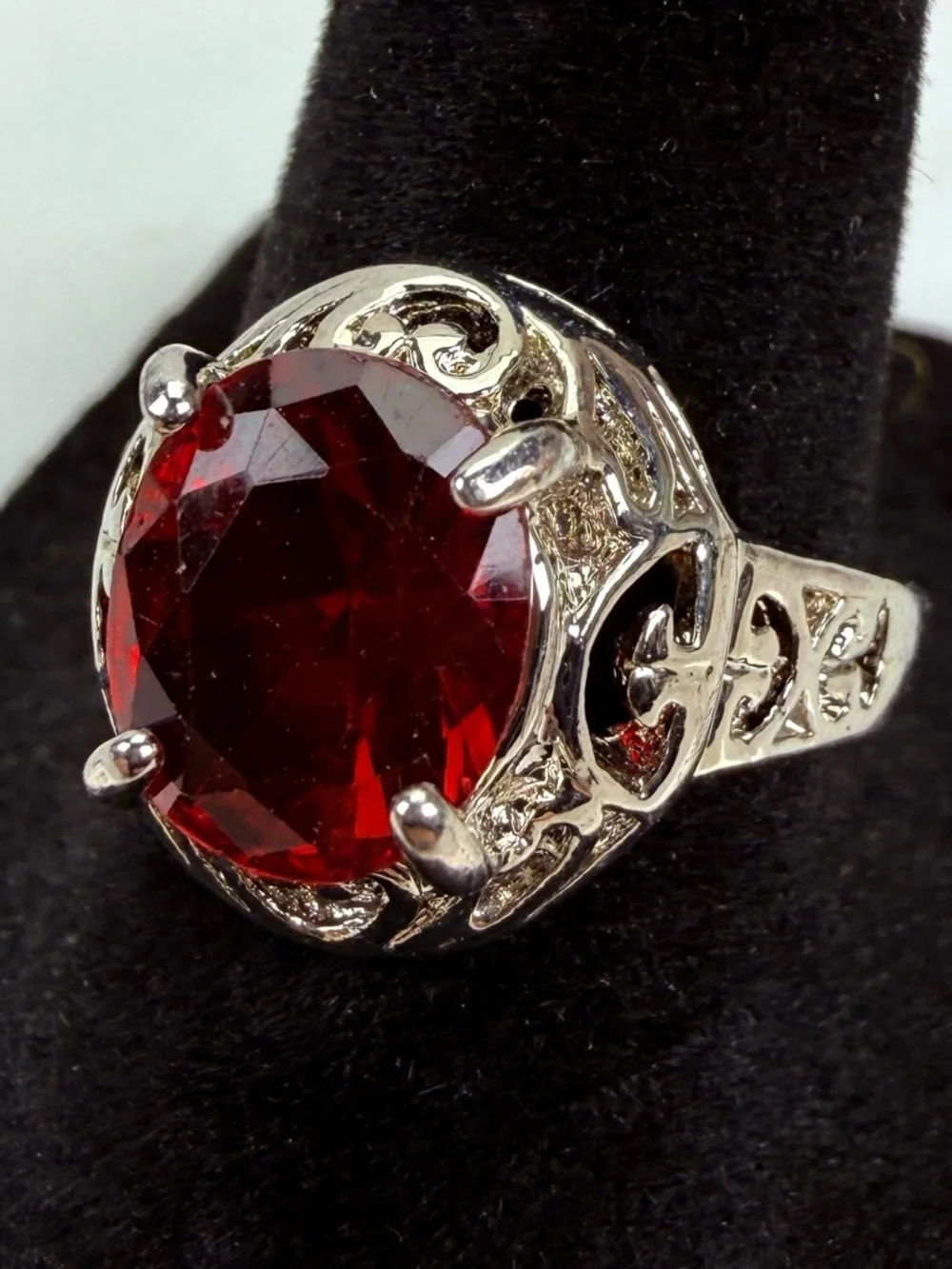 Vintage silvertone red center bling size 8 1/4 ring